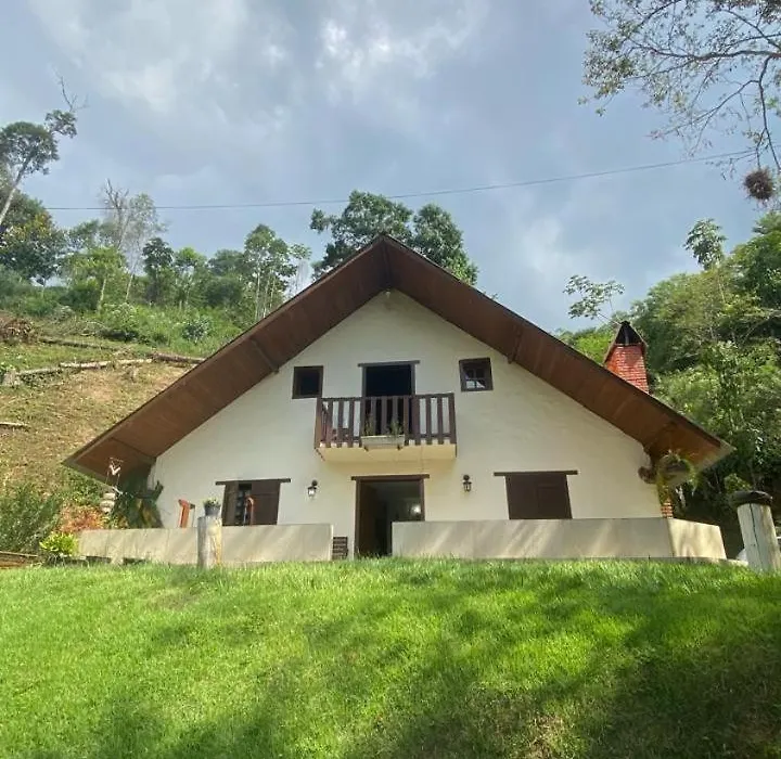 Chalé Vale dos Lagos-1