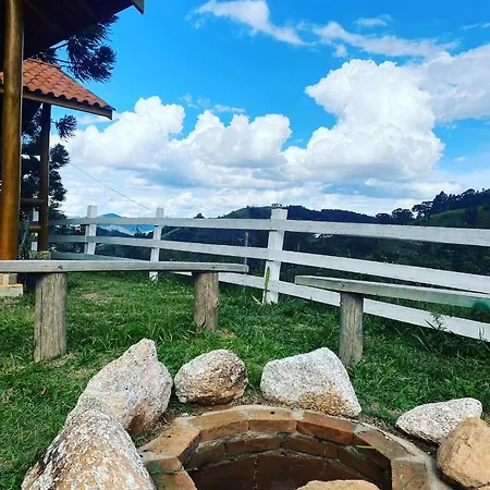 Chale Vista Bela - Gonçalves c/ vista p/ Montanhas-3