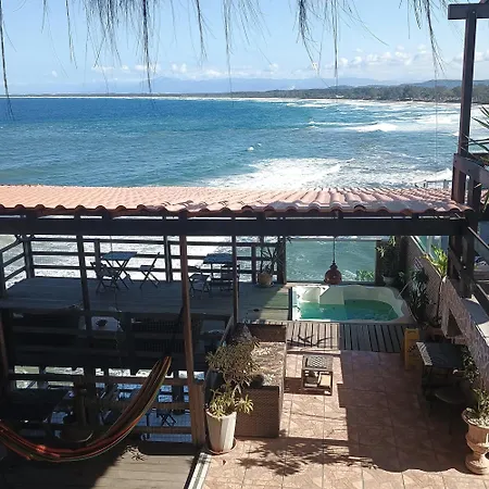 Pousada Marambaia Café - Praiana, econômica, Com café da manhã, piscina e hidromassagem ao ar livre - Frente para o mar-2